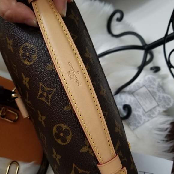 🎉🎉SOLD🎉🎉Auth Louis Vuitton Pochette Metis Mono - Picture 3 of 8